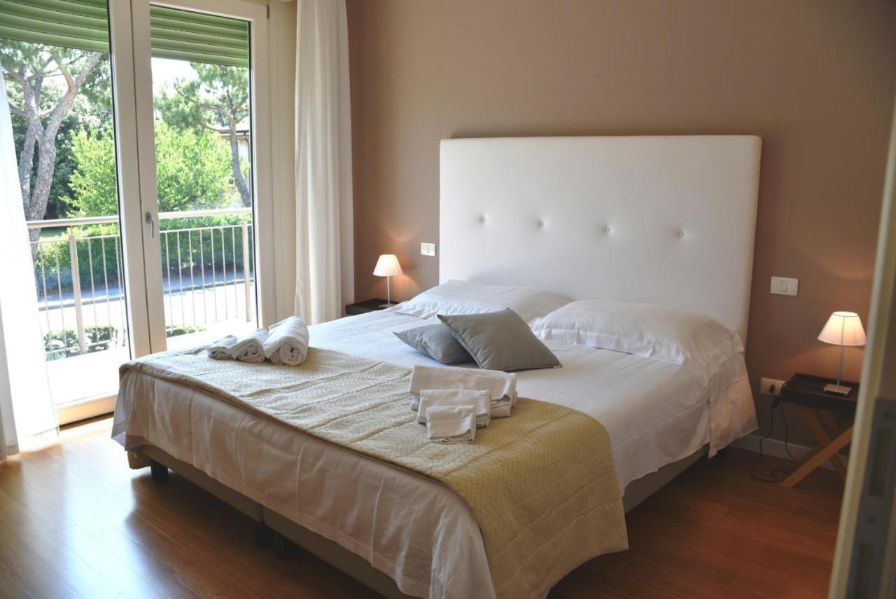 Residenza Miralago By Wonderful Italy เดเซนซาโนเดลการ์ดา ภายนอก รูปภาพ