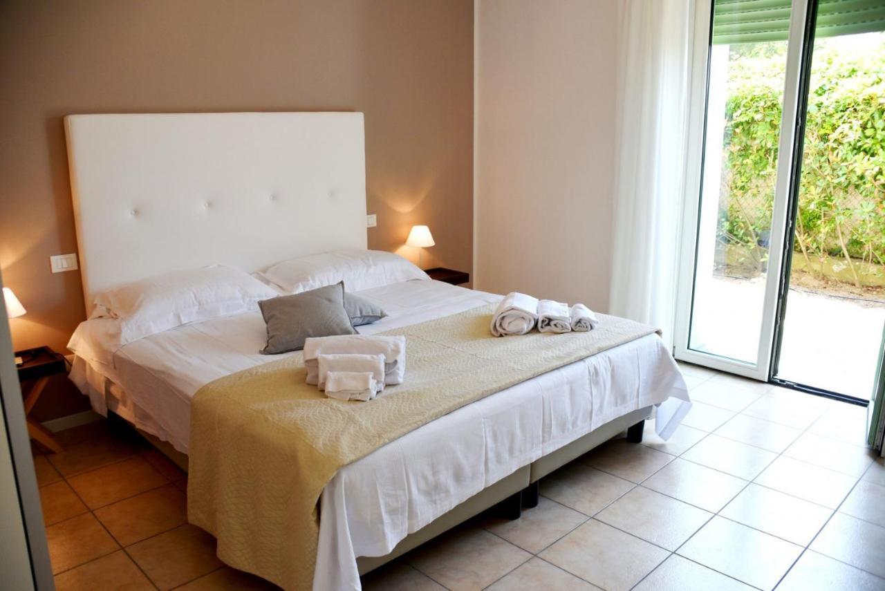 Residenza Miralago By Wonderful Italy เดเซนซาโนเดลการ์ดา ภายนอก รูปภาพ