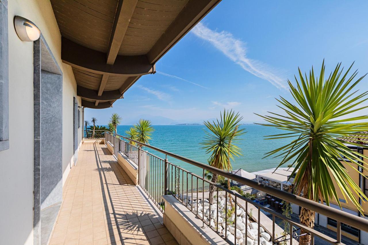 Residenza Miralago By Wonderful Italy เดเซนซาโนเดลการ์ดา ภายนอก รูปภาพ