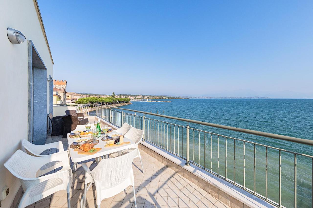 Residenza Miralago By Wonderful Italy เดเซนซาโนเดลการ์ดา ภายนอก รูปภาพ