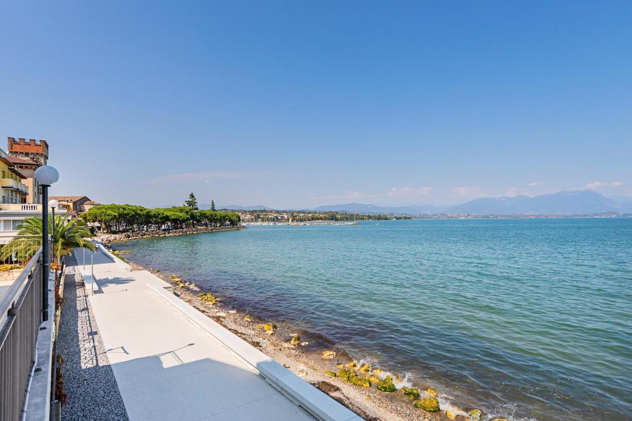 Residenza Miralago By Wonderful Italy เดเซนซาโนเดลการ์ดา ภายนอก รูปภาพ