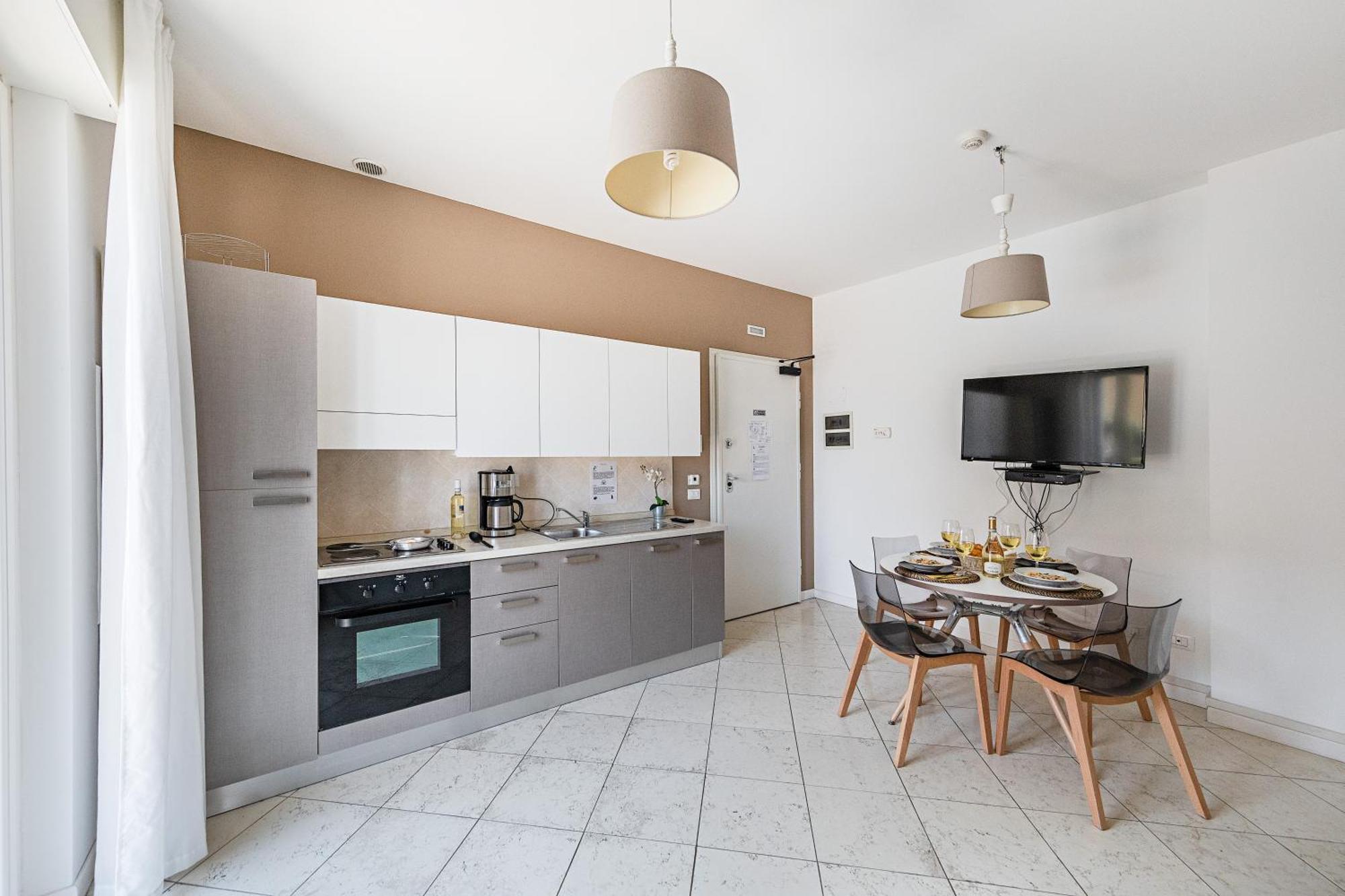 Residenza Miralago By Wonderful Italy เดเซนซาโนเดลการ์ดา ภายนอก รูปภาพ